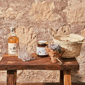 מארז ערק וחברים - תוצרת דרומית מהעוטף עם ערק דבש ומוצרים בעבודת יד